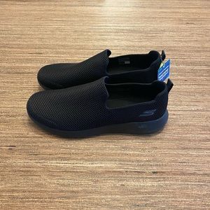 Skechers Go Max-Athletic Air Mesh Slip On Walking Shoes